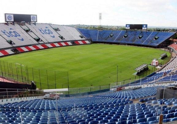 Estádio Defensores del Chaco: situado em Assunção, no Paraguai, o estádio tem capacidade para 42.354 torcedores. A distância entre Buenos Aires e Assunção é de 2.783,4 km.