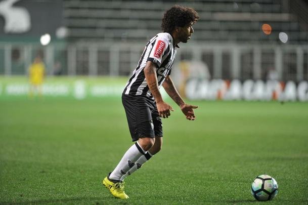 Confira imagens da partida entre Atltico e Vitria, no Independncia