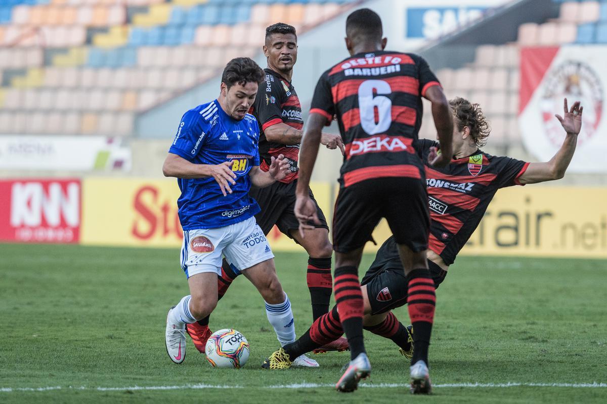 Fotos do jogo entre Oeste e Cruzeiro, pela 15ª rodada da Série B