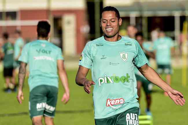 Lateral exalta Santos invicto e faz coro por fico de Robinho