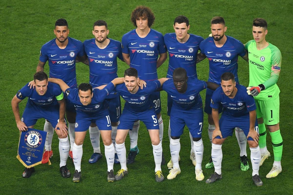 Com direito a um show de Hazard no segundo tempo, quando o craque belga marcou dois gols e ainda deu assistncia para Pedro balanar as redes, o Chelsea goleou o Arsenal por 4 a 1, nesta quarta-feira, no estdio Olmpico de Baku, no Azerbaijo, e conquistou o seu segundo ttulo da Liga Europa