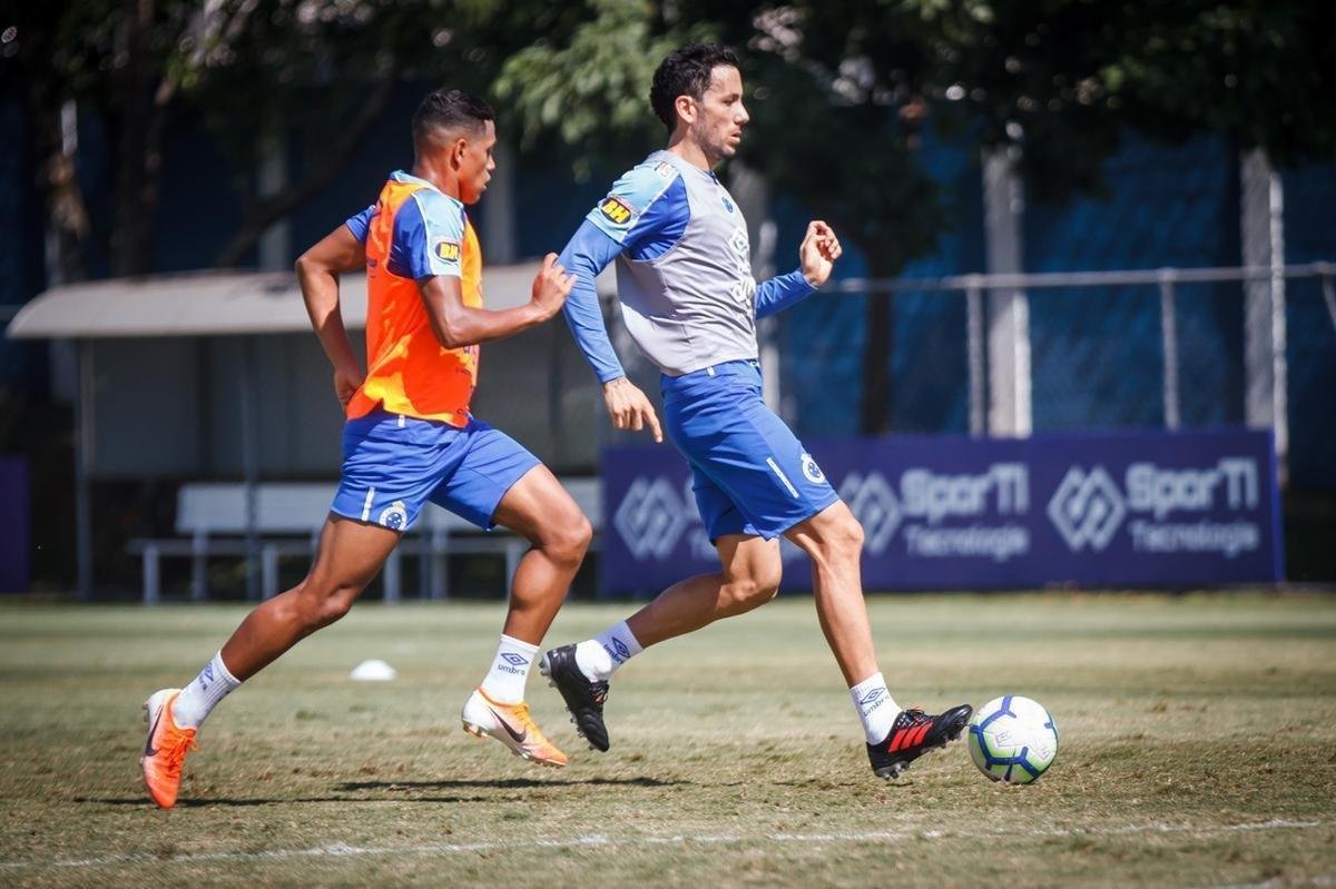 Cruzeiro se prepara para a partida contra o So Paulo, no domingo, s 16h, no Morumbi