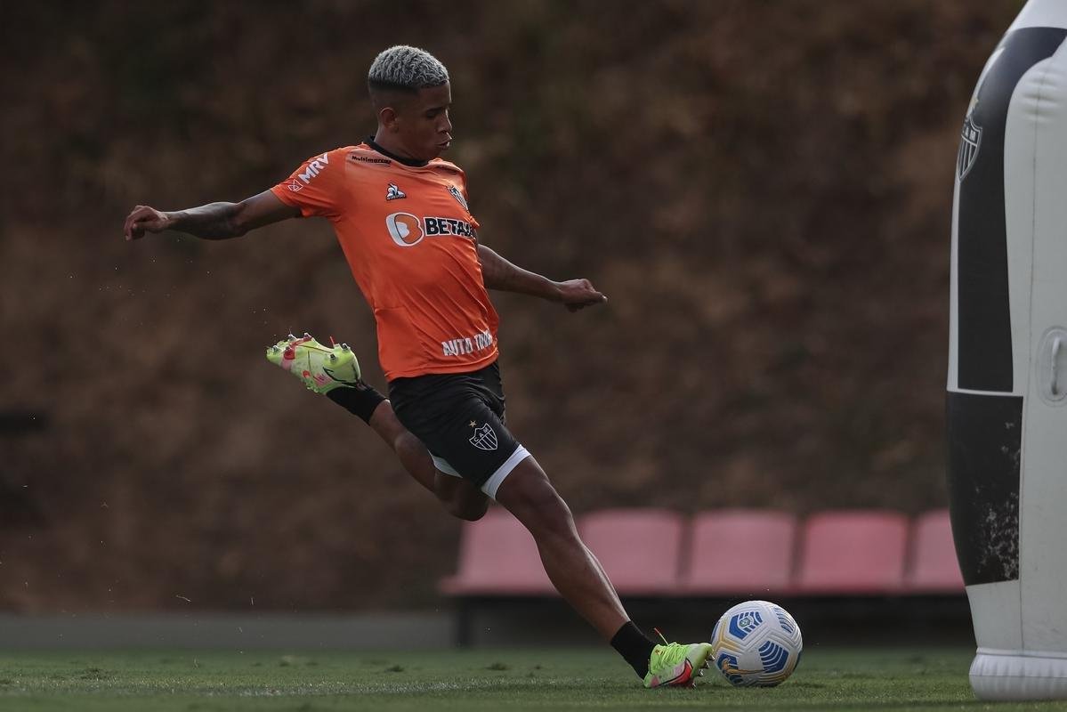Aps a eliminao na Libertadores diante do Palmeiras, jogadores do Atltico se reapresentaram na Cidade do Galo e realizaram treinamento visando o duelo contra o Internacional, pelo Campeonato Brasileiro