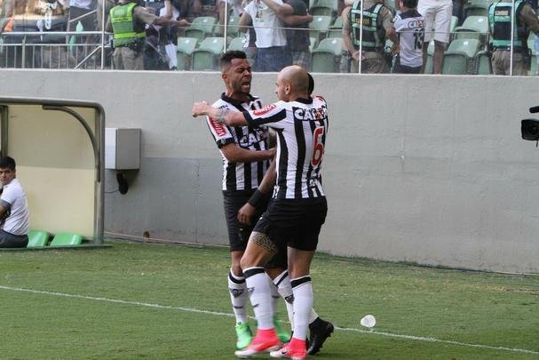 Robinho abriu o placar no clssico e colocou o Atltico em vantagem 