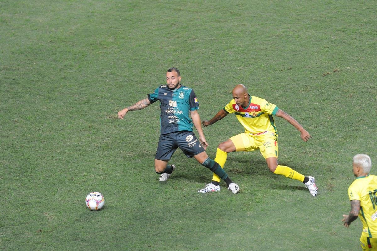 Fotos do jogo entre Amrica e Sampaio Corra, no Independncia, em Belo Horizonte, pela 27 rodada da Srie B do Campeonato Brasileiro