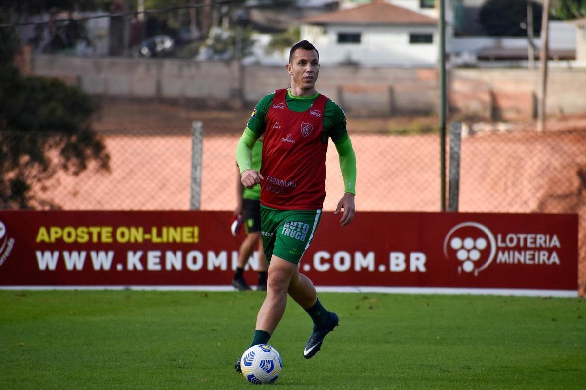 Marcelo Toscano (atacante): contrato at 31/12/2021