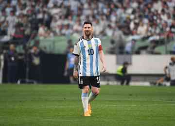 Craque argentino é o embaixador do país que tenta sediar a Copa do Mundo de 2030 e tem cláusulas "curiosas" com o governo da Arábia Saudita.