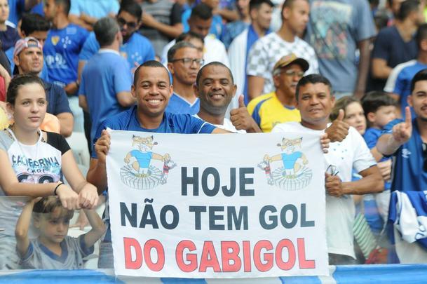Torcidas de Cruzeiro e Flamengo fizeram a festa em duelo das equipes no Mineiro