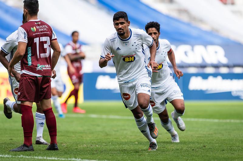 Cruzeiro goleou Patrocinense no Mineirão com gols de Ramon, Roberson e Maurício