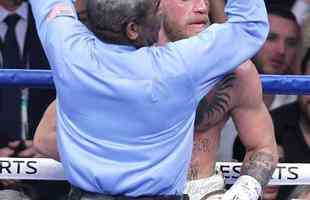 O americano Mayweather bateu o irlands Conor McGregor por nocaute, no 10 round
