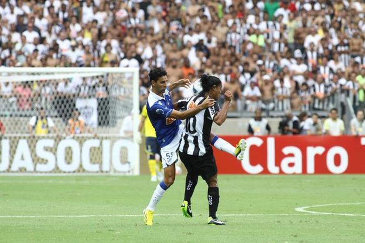 Fotos exclusivas do clssico entre Cruzeiro e Atltico na reabertura do novo Mineiro
