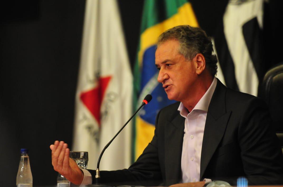 Veja fotos da primeira entrevista de Sérgio Coelho, novo presidente do Atlético