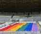 Mineiro cobre 420 cadeiras com cores da bandeira LGBT para representar estatstica