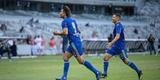 Cruzeiro estreou novo uniforme do centen�rio na vit�ria por 1 a 0 sobre o Athletic, no Mineir�o, pelo Mineiro. Vers�o � completamente azul, fugindo � tradi��o do clube de ter o cal��o e os mei�es brancos.