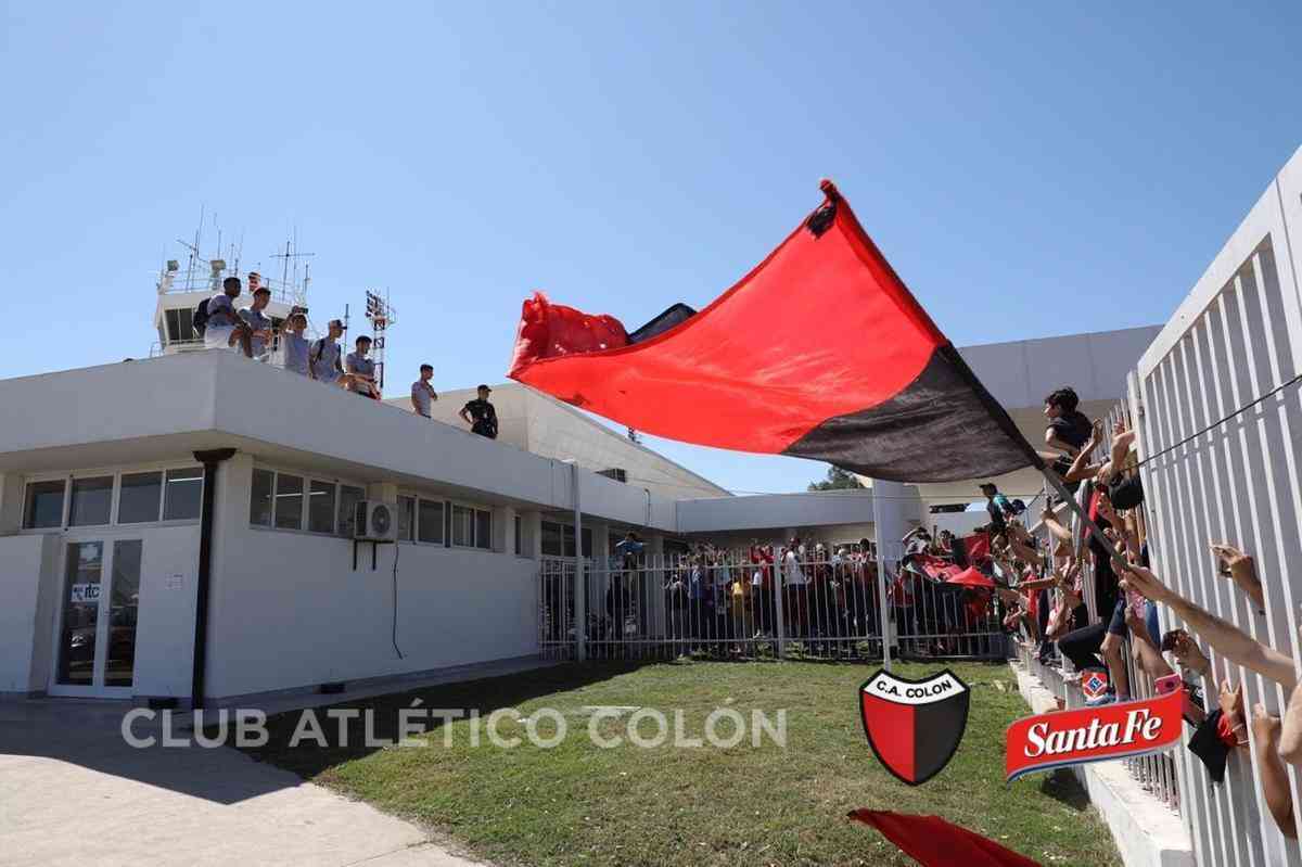 Brasileiros e argentinos se enfrentam nesta quinta-feira, s 21h30, no Mineiro