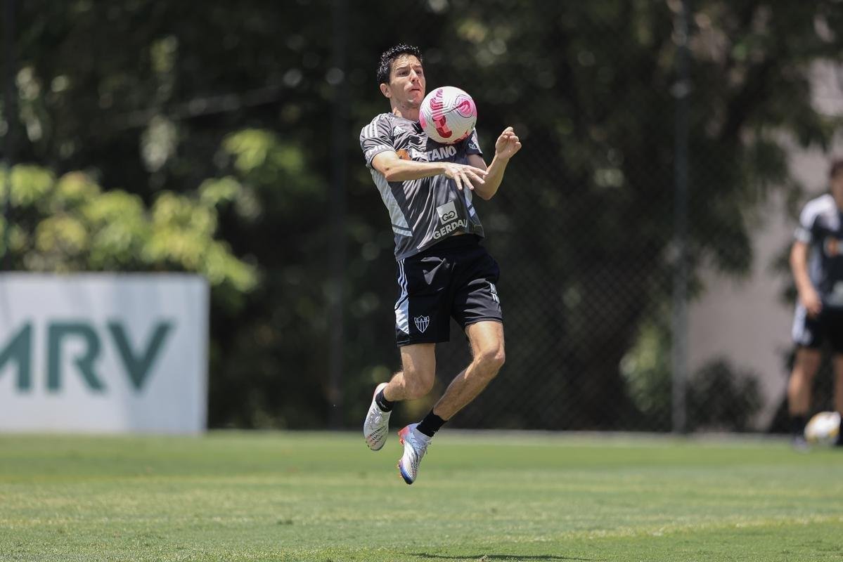 Fotos do treino do Atltico, que teve Hulk em campo 