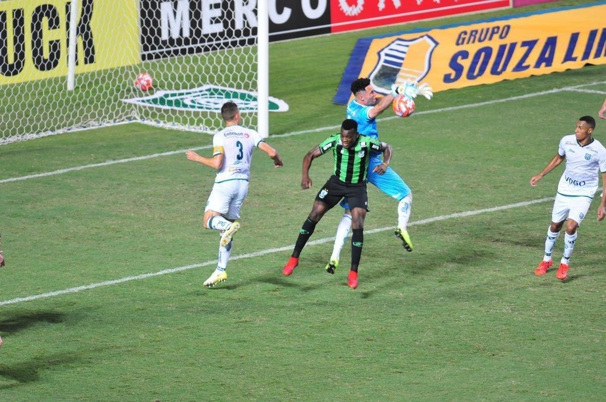 Amrica venceu a Caldense, com gols de Matheusinho e Joo Paulo, e avanou