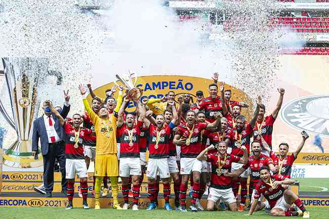 Flamengo foi bicampeo na disputa de pnaltis depois de empate no tempo normal  