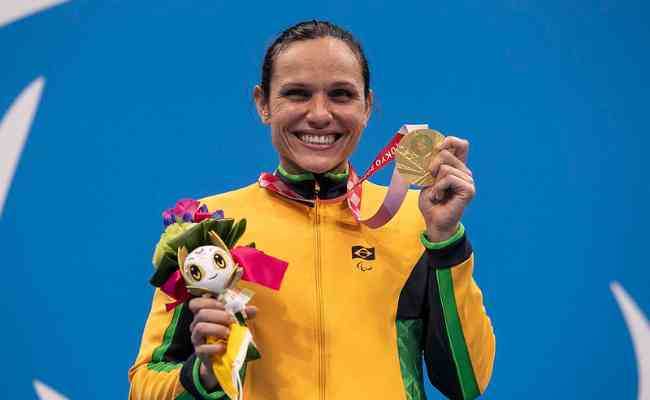 Maria Carolina Santiago garantiu o ouro na prova de 100 metros livre da classe S12 nos Jogos Paralmpicos de Tquio 