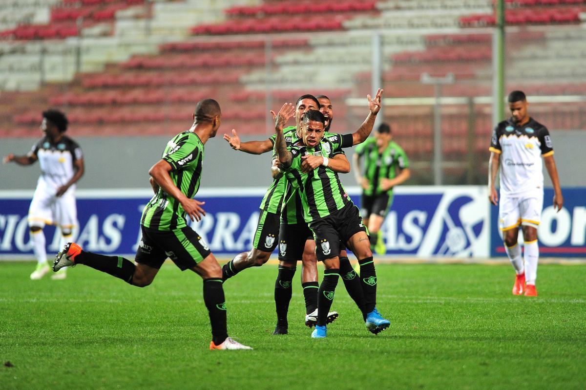 Amrica e Cricima travaram bom duelo na Arena Independncia pela Srie B