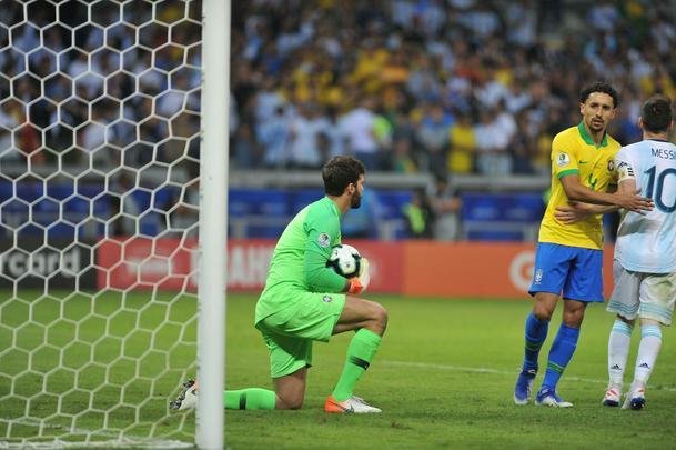 Fotos da vitria do Brasil sobre a Argentina, por 2 a 0, no Mineiro, pela semifinal da Copa Amrica; Gabriel Jesus e Firmino marcaram os gols da seleo em BH