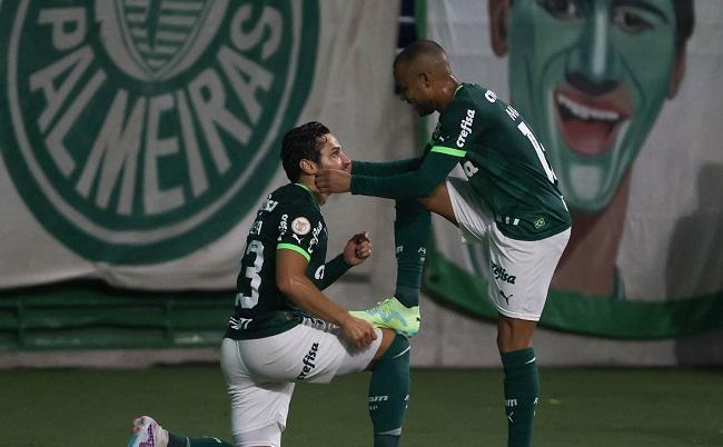 Veiga participa de gol em quase todos jogos do Palmeiras na reta final do  Brasileirão