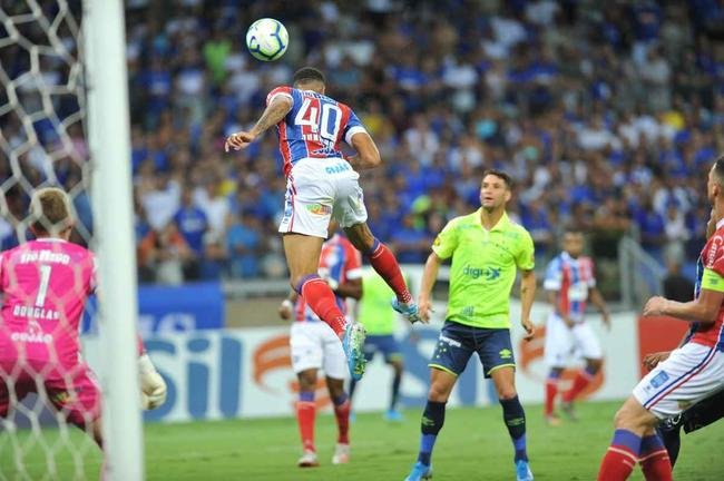 Cruzeiro estreou terceiro uniforme, o ltimo produzido pela Umbro