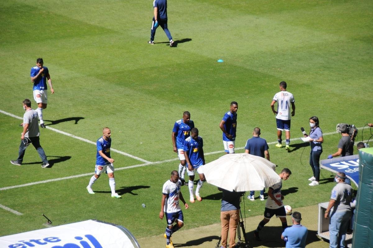 Na retomada do Campeonato Mineiro, Cruzeiro e URT se enfrentaram no Mineiro