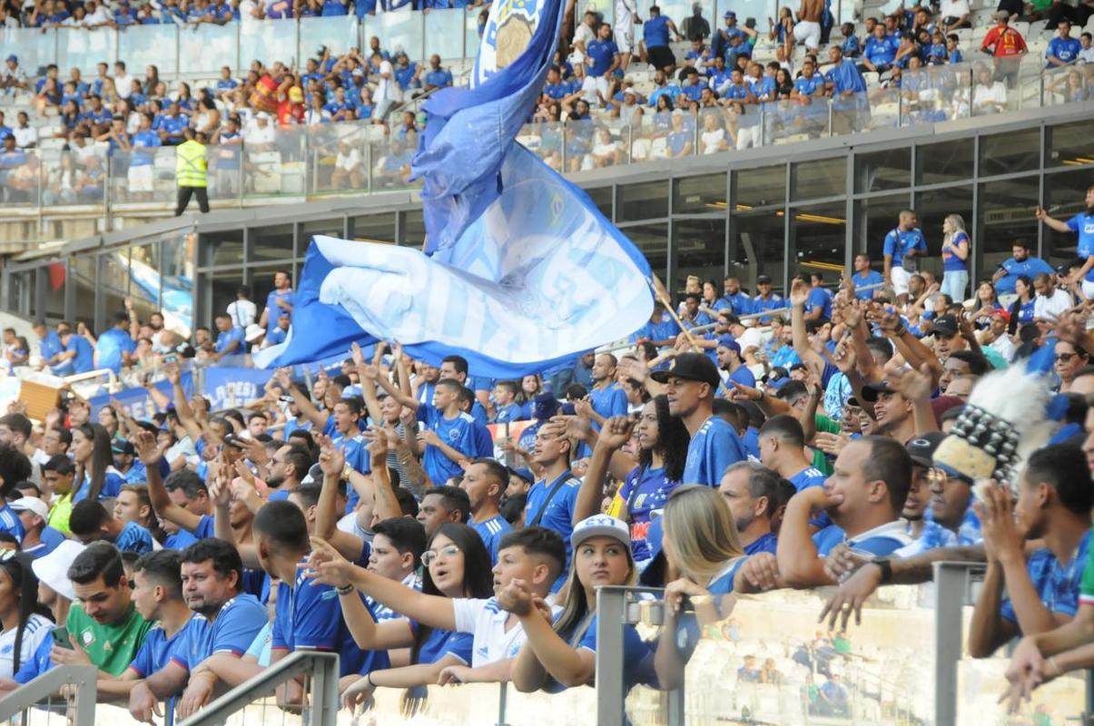 Cruzeiro x Bahia: fotos da torcida da Raposa no Mineiro