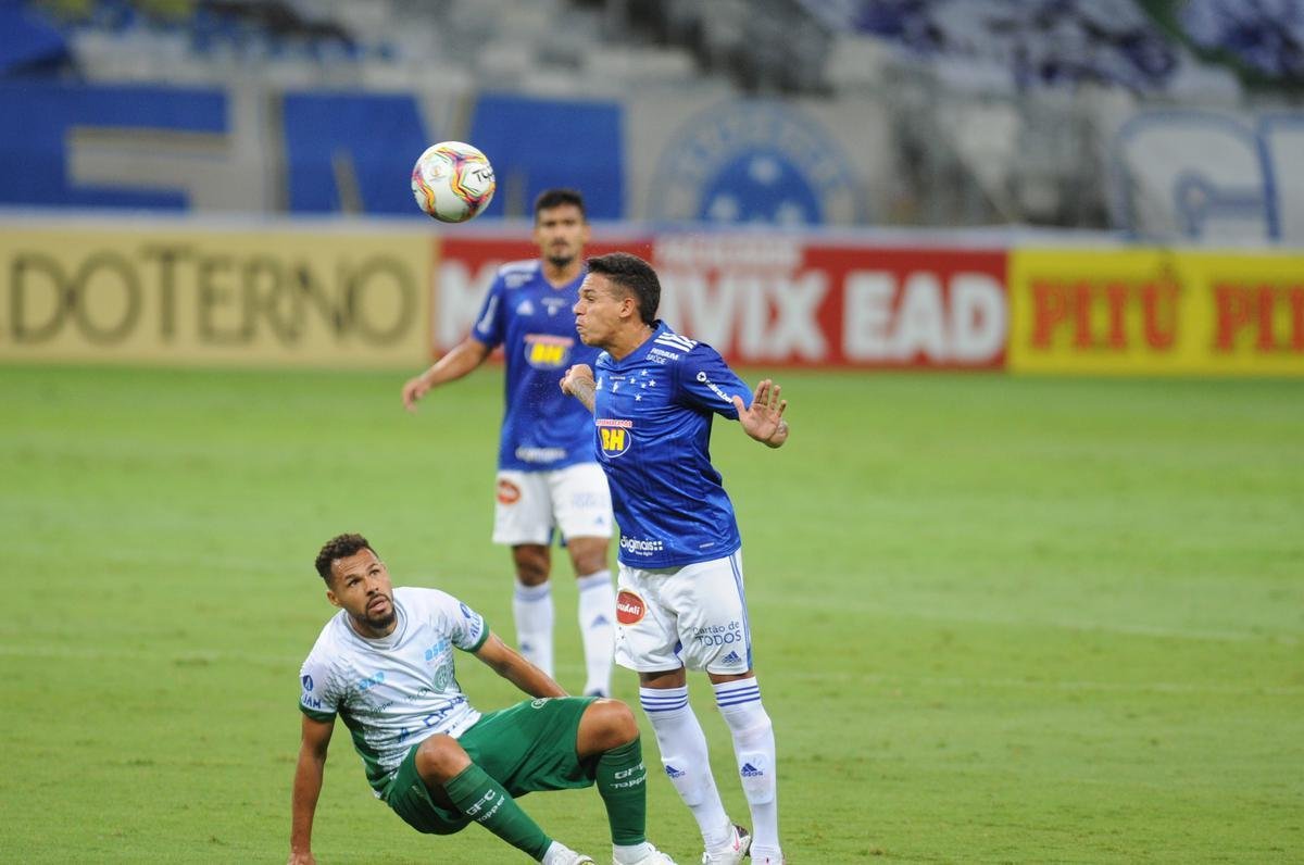 Pablo recolocou o Guarani em vantagem no Mineiro com arremate de cabea: 2 a 1