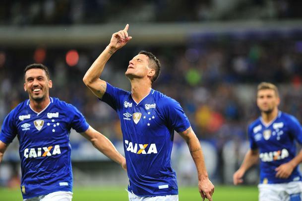 Imagens do jogo entre Cruzeiro e Uberlndia, pela 3 rodada do Estadual, no Mineiro