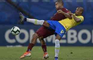 Brasil enfrentou a Venezuela na Arena Fonte Nova, pelo Grupo A da Copa Amrica