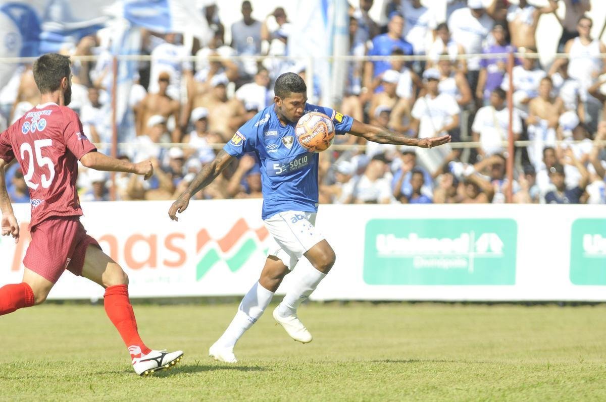 Cruzeiro abriu 2 a 1 no primeiro tempo, com gols de Raniel e Robinho; Alemo descontou para o Guarani
