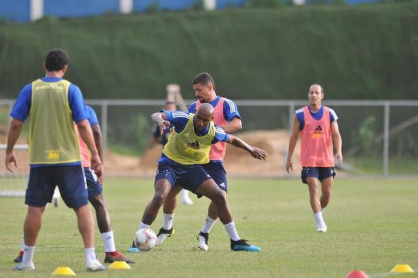 Fotos do terceiro treino do Cruzeiro na Toca da Raposa II (crdito: Alexandre Guzanshe/EM D.A Press)