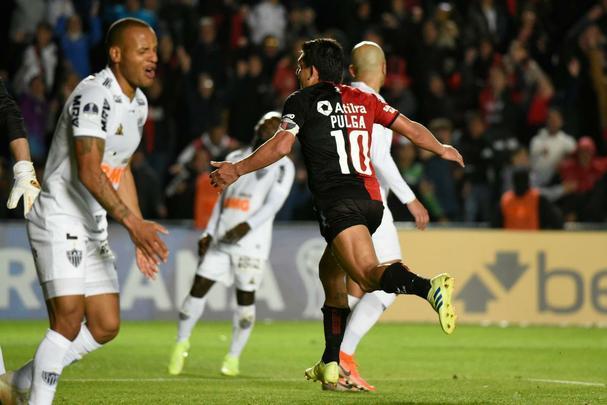 No segundo tempo, Colón virou com gols de Wilson Morelo e Luiz Pulga Rodríguez