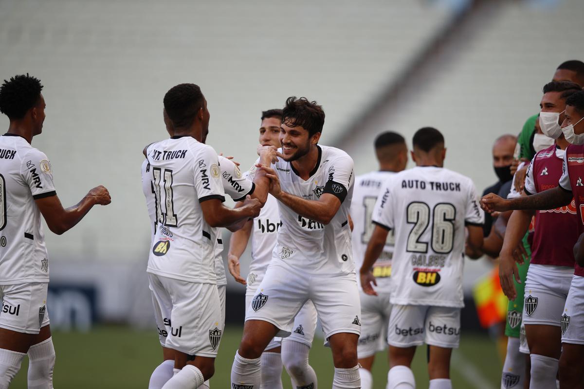 Fotos do jogo entre Ceará e Atlético, que terminou empatado por 2 a 2