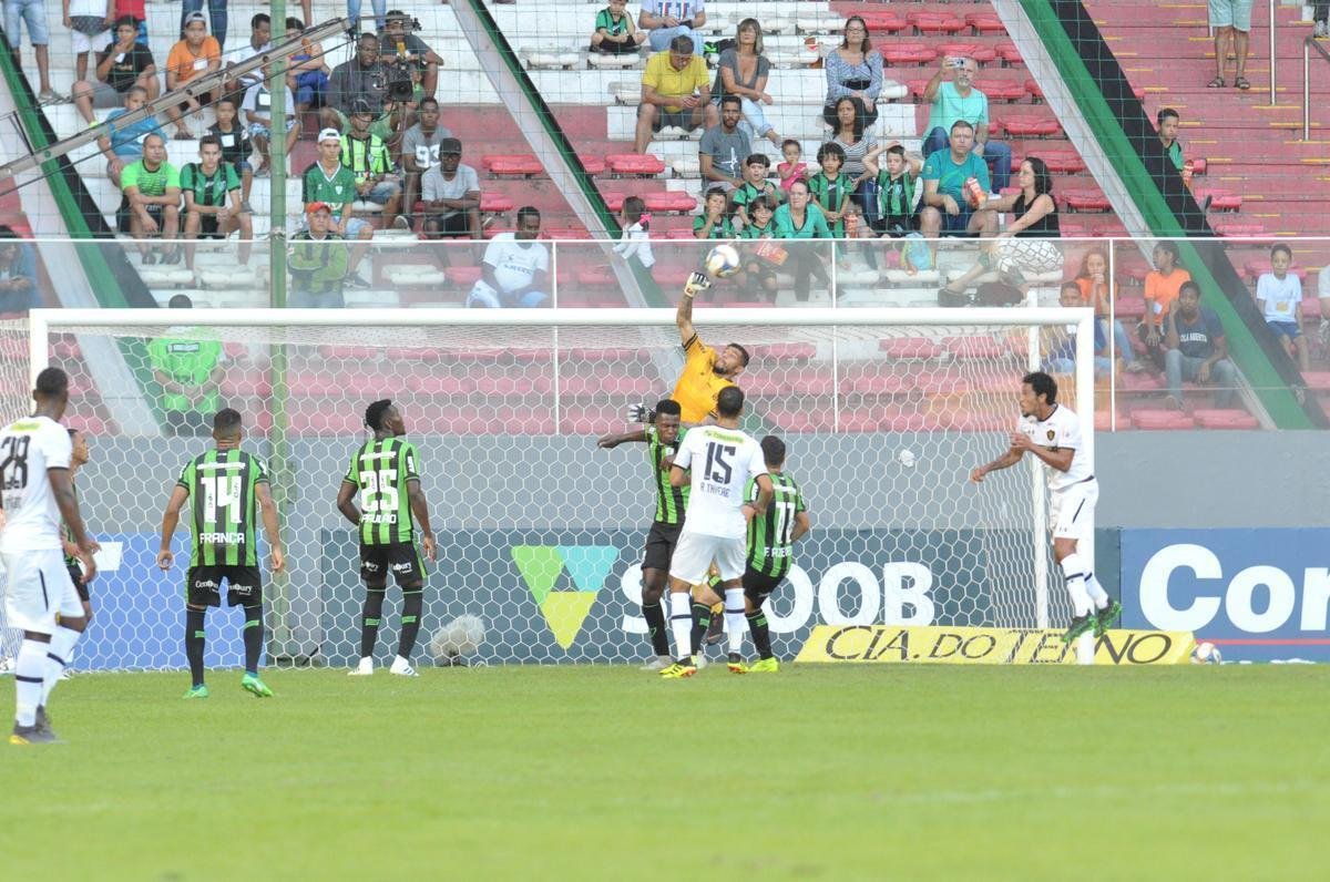 Amrica chegou ao gol no segundo tempo, em chute cruzado de Ademir: 1 a 0