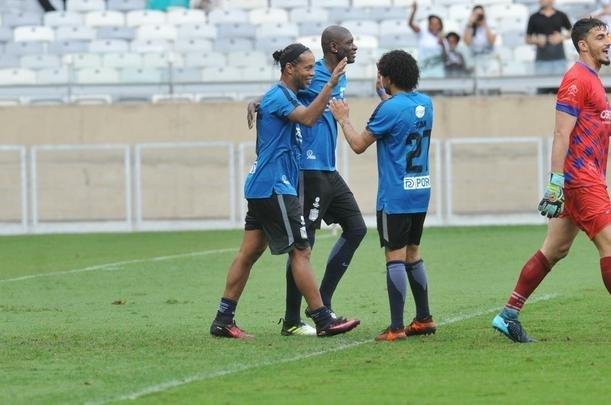 Fotos do 'Game of Dreams', jogo festivo dos Amigos do Ronaldinho contra os Amigos do Penta