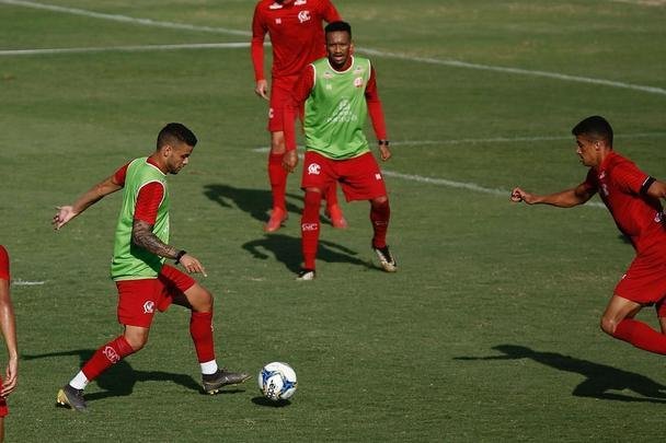 Timbu trocou o CT Wilson Campos pelo estádio dos Aflitos na tarde desta quarta-feira