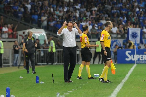 Cruzeiro e Flamengo se enfrentaram pela 20 rodada do Campeonato Brasileiro