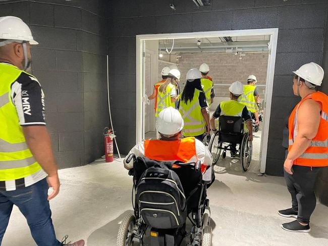 Fotos da visita feita por pessoas com deficincia na Arena MRV, nesta quinta-feira (9/2)
