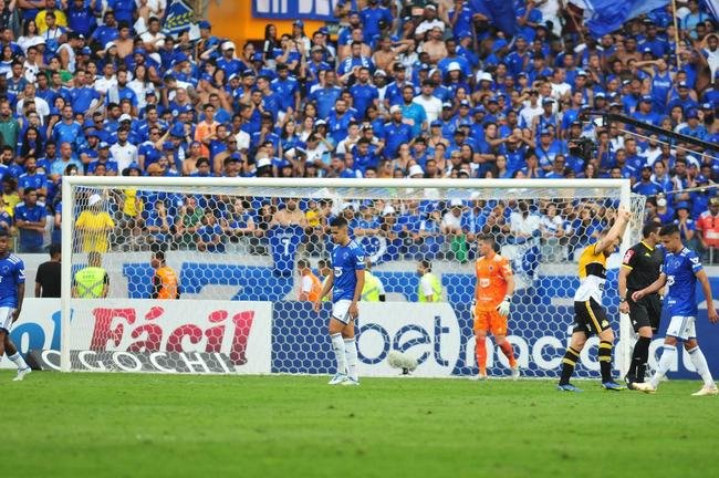 Fotos do jogo entre Cruzeiro e Cricima, neste domingo (4), no Mineiro, pela 28 rodada da Srie B