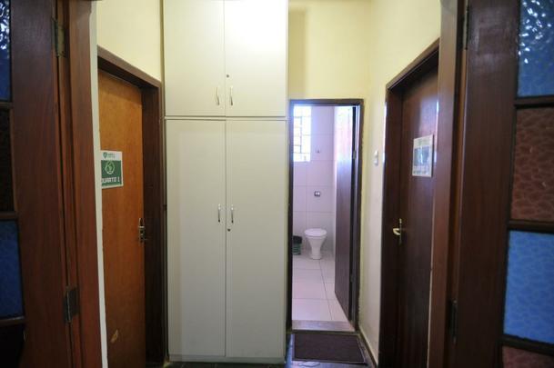 Amrica abriu Casa do Atleta, alojamento que recebe jovens das categorias de base do clube no Centro de Treinamento Lanna Drumond. Local abriga 60 jogadores. Segundo direo, contineres eram utilizados para receber atletas em perodo de testes, mas j esto desativados. Por falta de alvars da prefeitura de Contagem e laudo do Corpo de Bombeiros, Amrica realocou garotos em hotel de Belo Horizonte at regularizao do CT.