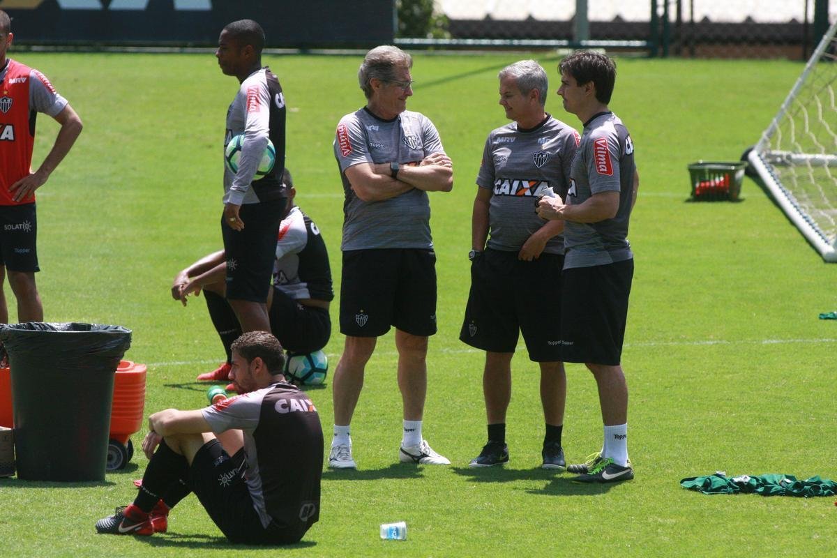 Elenco atleticano treinou, nesta quarta-feira, na Cidade do Galo, visando ao confronto contra o Grmio