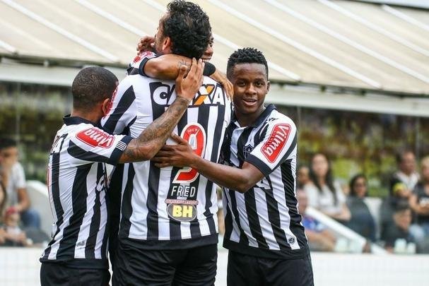 O Santos venceu o Atlético por 3 a 1 neste sábado, em jogo da 32ª rodada do Campeonato Brasileiro