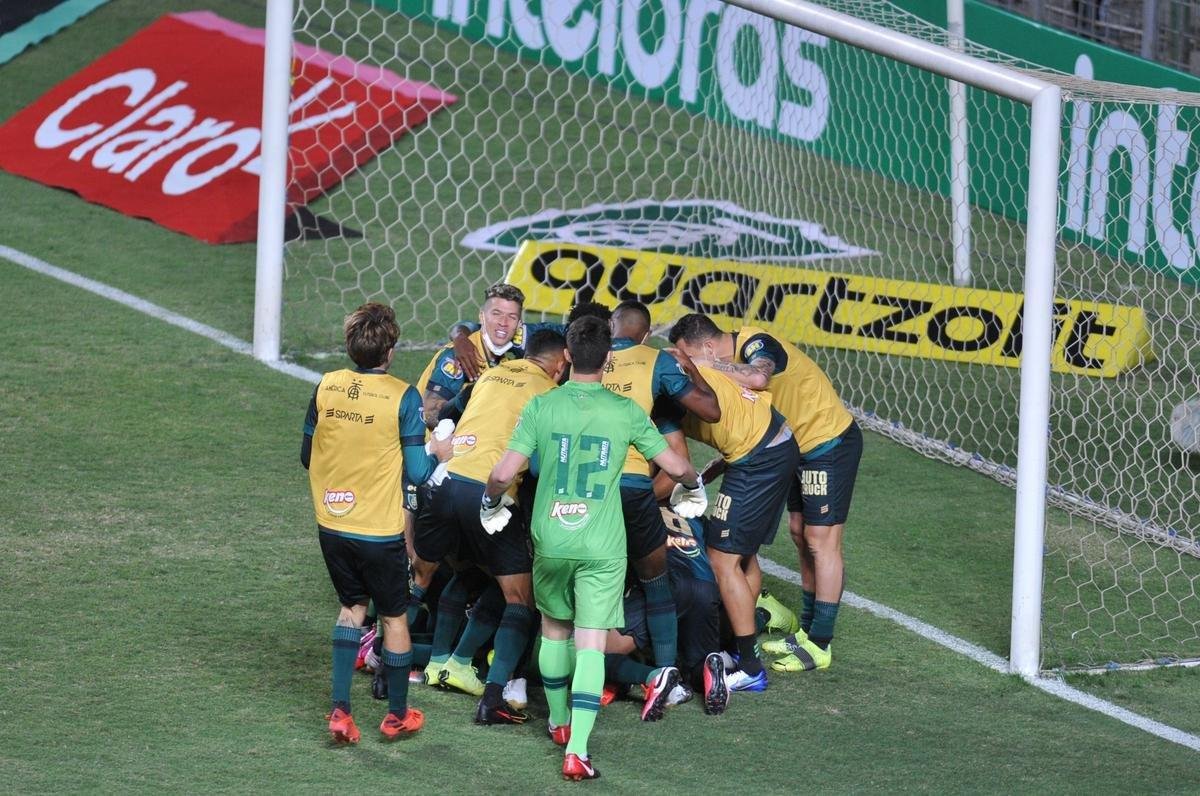 Depois de empate por 1 a 1 no tempo normal, Amrica derrotou Ferrovirio por 3 a 2 nos pnaltis e avanou  terceira fase da Copa do Brasil