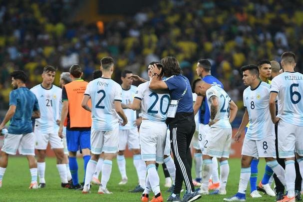 Fotos da vitria do Brasil sobre a Argentina, por 2 a 0, no Mineiro, pela semifinal da Copa Amrica; Gabriel Jesus e Firmino marcaram os gols da seleo em BH