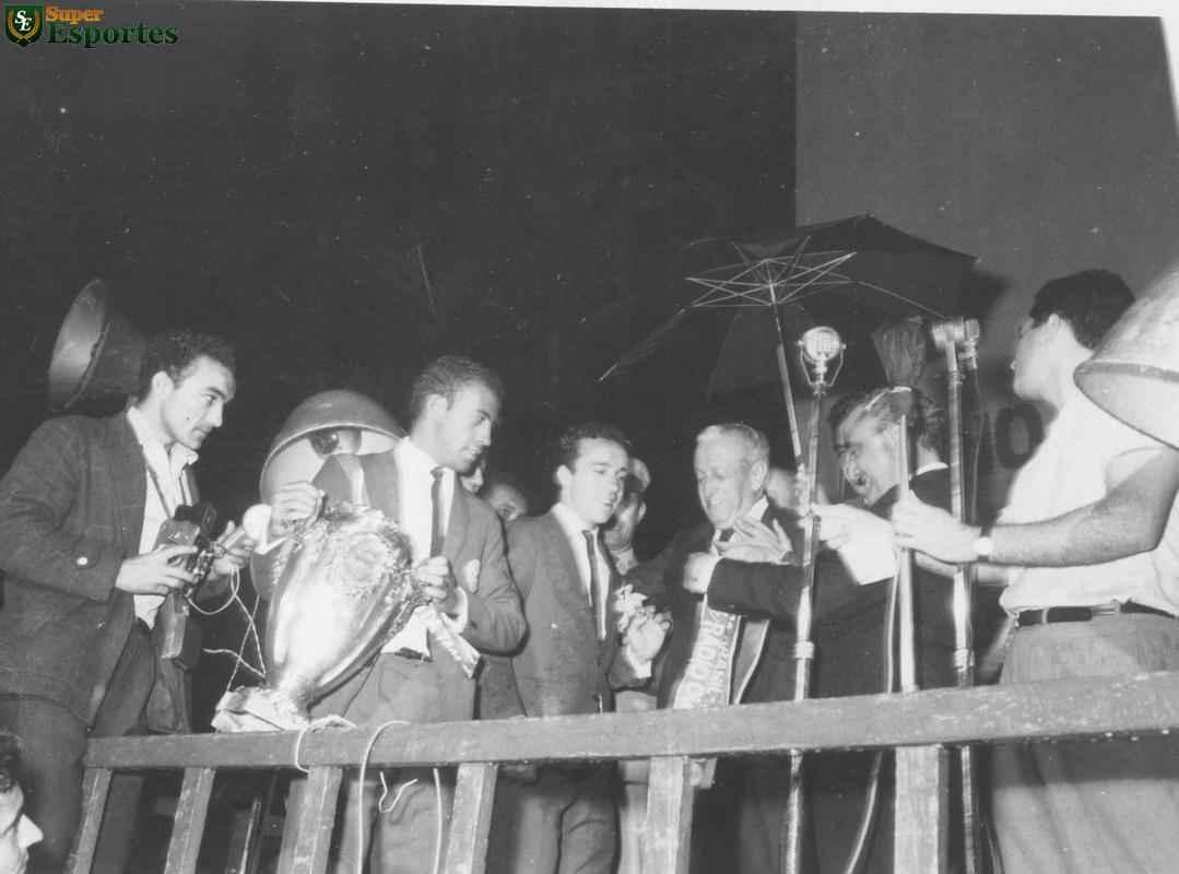 Governador de Minas, Israel Pinheiro recebe Jogadores do Cruzeiro em Belo Horizonte, após a conquista da Taça Brasil, em São Paulo, diante do Santos de Pelé