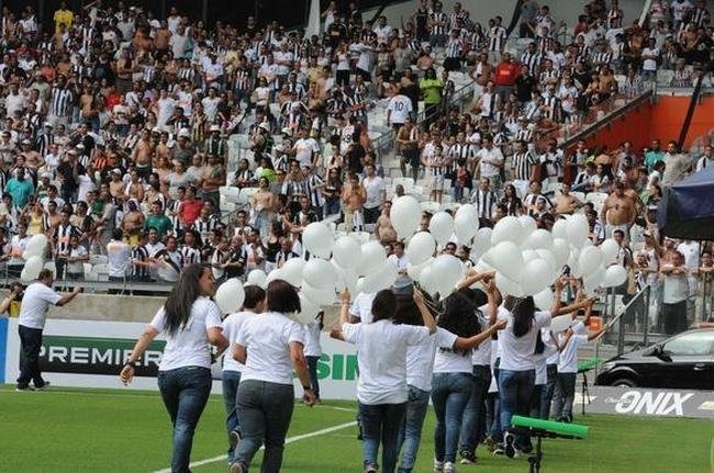 Fotos exclusivas do clssico entre Atltico e Cruzeiro na reabertura do novo Mineiro