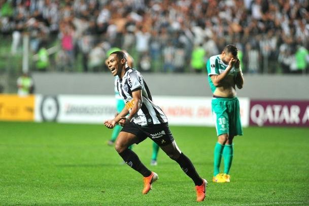 Elias marcou em chute de fora da rea e deu a vitria ao Atltico sobre La Equidad